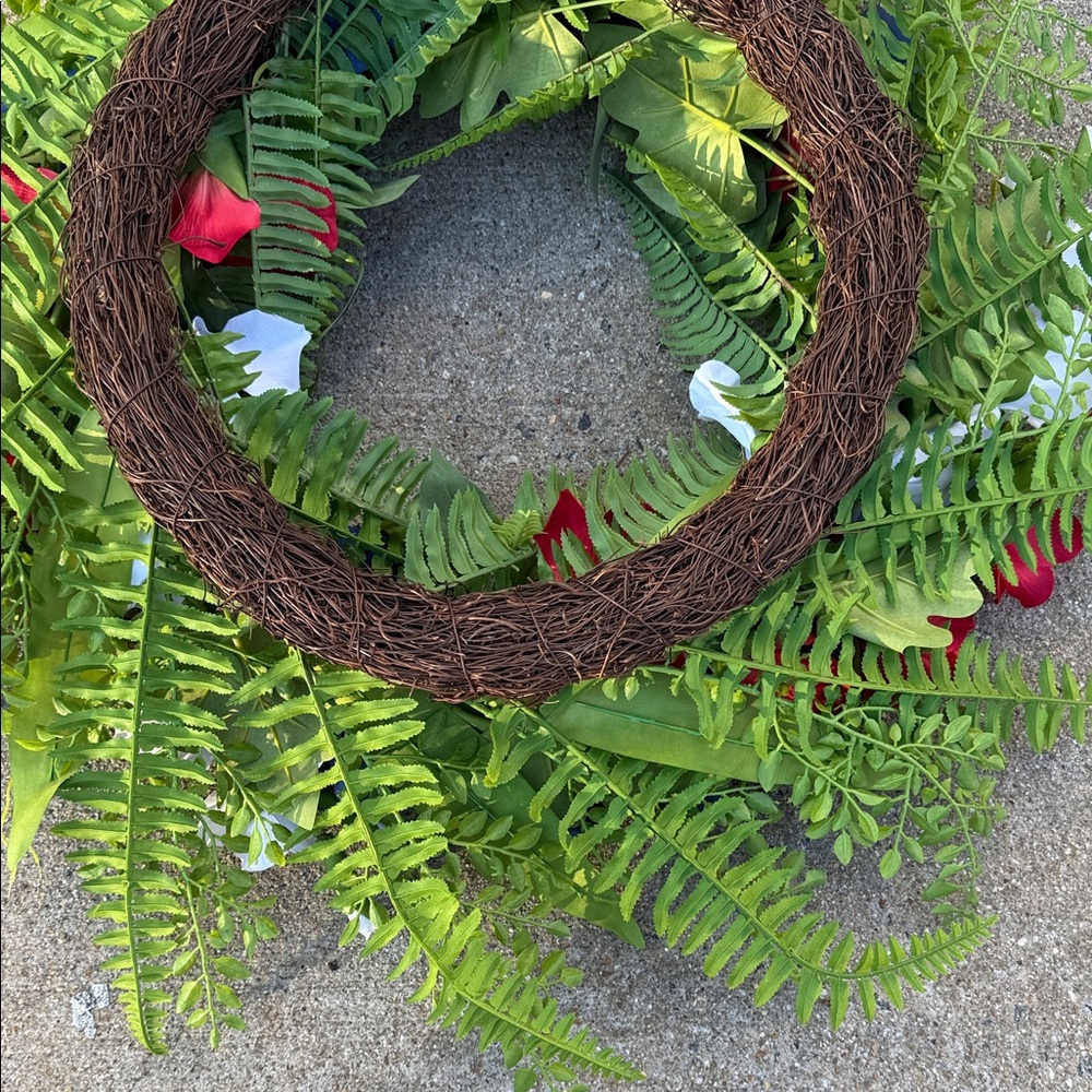 Frontgate Red, White & Blue Wreath - NWOT - Picture 15 of 16